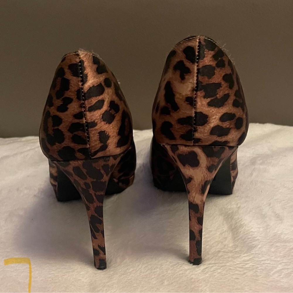 Shoes - Picture 5 of 5